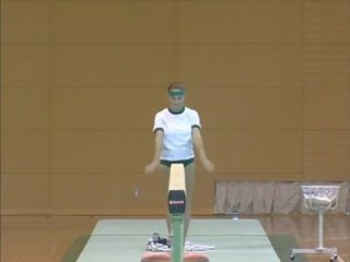 Corina - zgoraj brez gymnastics