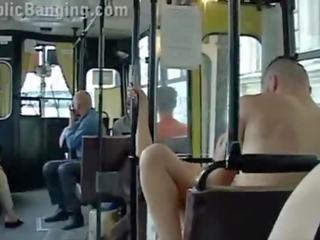 Extrémne verejnosť xxx film v a město autobus s všetko the passenger pozeranie the pár súložiť