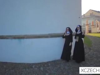 משוגע ביזאר מבוגר סרט עם catholic נזירות ו - ה מפלצת!