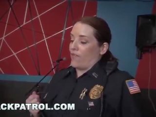 Juodas patrol - baltas cops track žemyn ir šūdas a juodas deadbeat tėtis