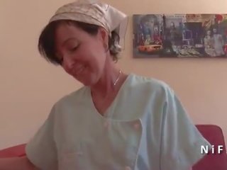 Francesa mãe seduz rachar e dá dela cu direito depois rimming